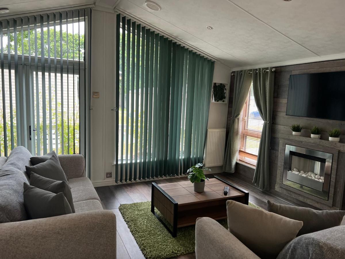 Jungle Lodge Lymington Kültér fotó